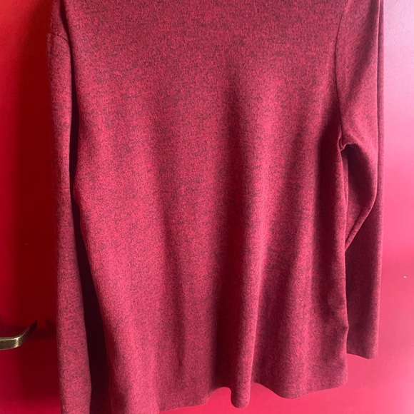 Cozy knit top with built in flowing sweater and necklace White Stag M - Picture 3 of 5